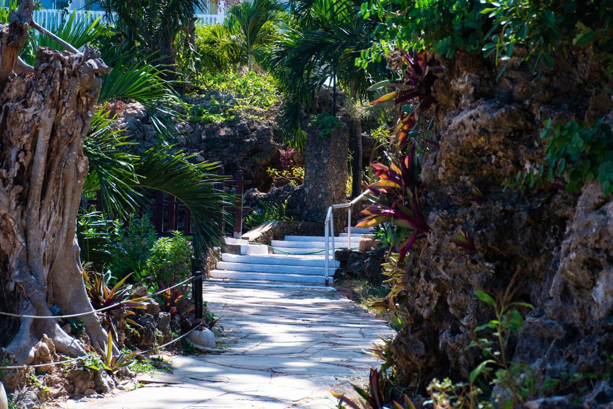 Mombasa Beach Hotel エクステリア 写真