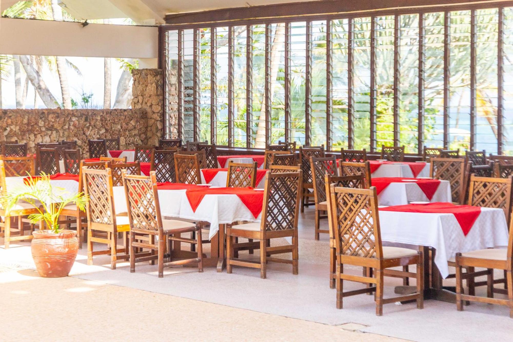 Mombasa Beach Hotel エクステリア 写真