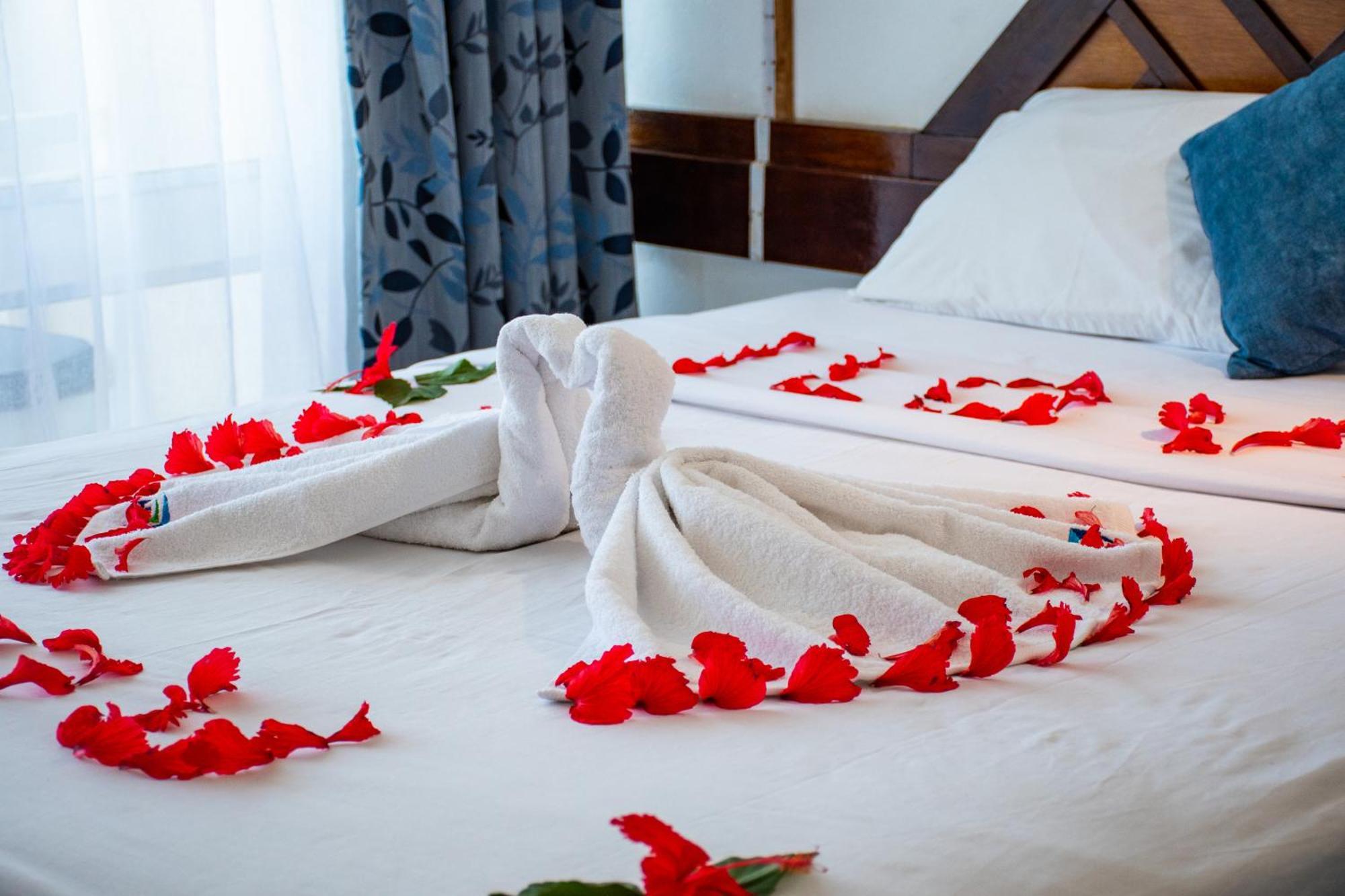 Mombasa Beach Hotel エクステリア 写真
